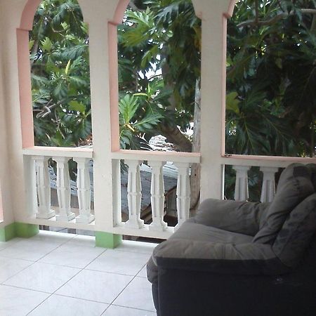G&R Guesthouse Фалмът Екстериор снимка